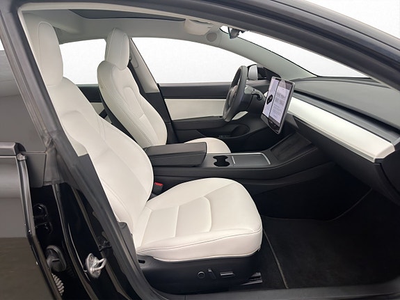 Tesla Model 3 30 of 30