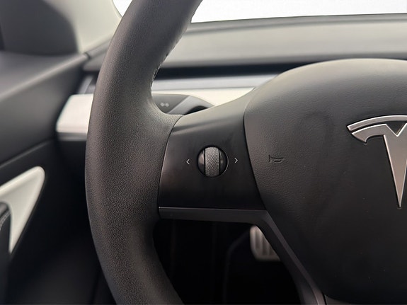 Tesla Model 3 13 of 30