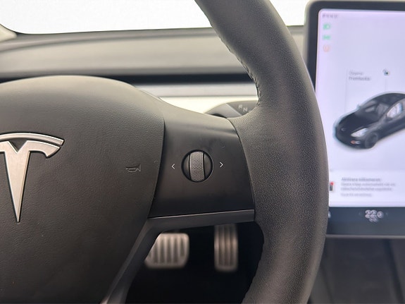 Tesla Model 3 14 of 30