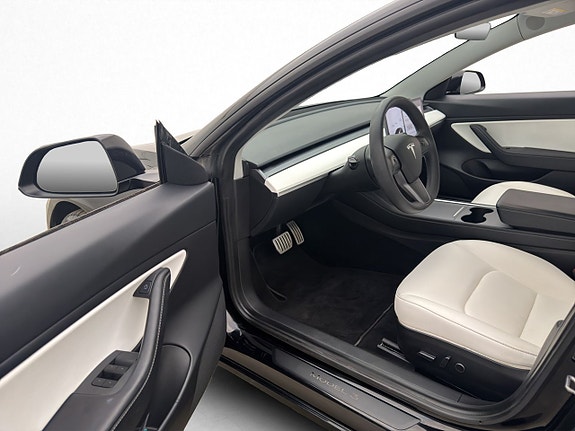 Tesla Model 3 10 of 30