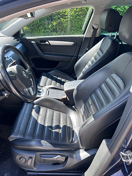 Volkswagen Passat Alltrack 4 of 5