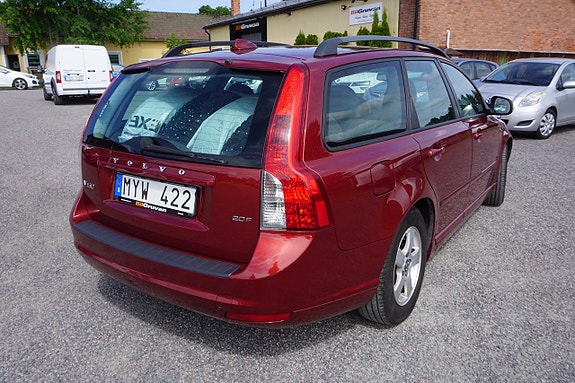 Volvo V50 3 of 5