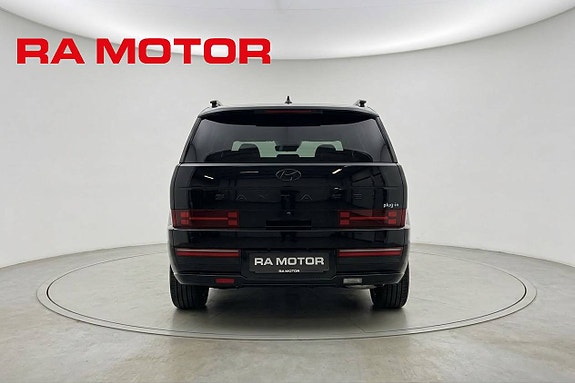Hyundai Santa Fe 3 of 18