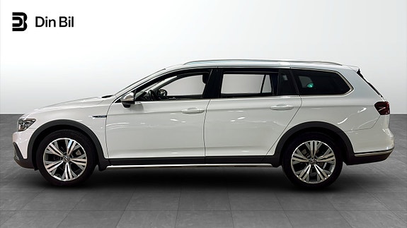 Volkswagen Passat 2 of 5