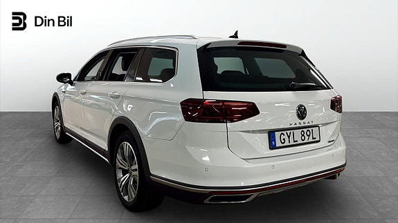 Volkswagen Passat 3 of 5