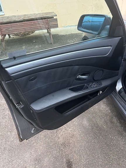 BMW 525d 8 of 12