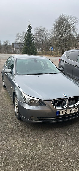 BMW 525d 4 of 5