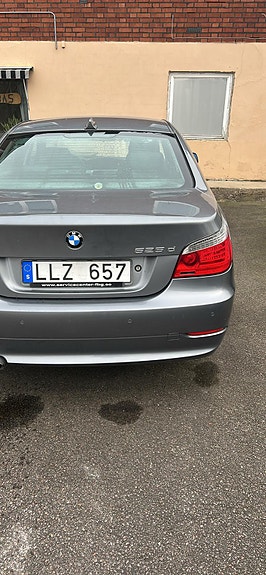 BMW 525d 3 of 5