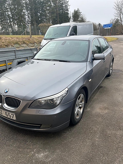 BMW 525d 2 of 5