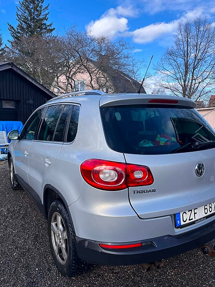 Volkswagen Tiguan 3 of 5