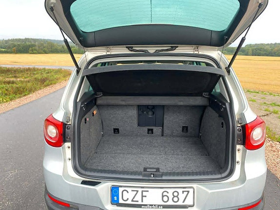 Volkswagen Tiguan 2 of 5