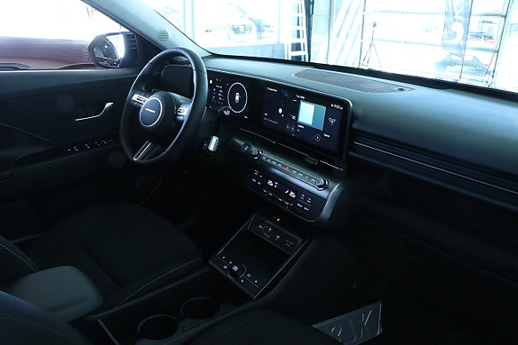 Hyundai Kona 12 of 16