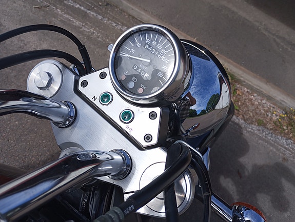 Suzuki VZ800 Marauder 2 of 2