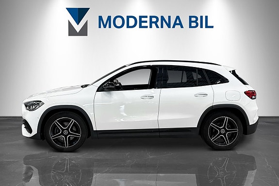 Mercedes-Benz GLA200 d 3 of 5