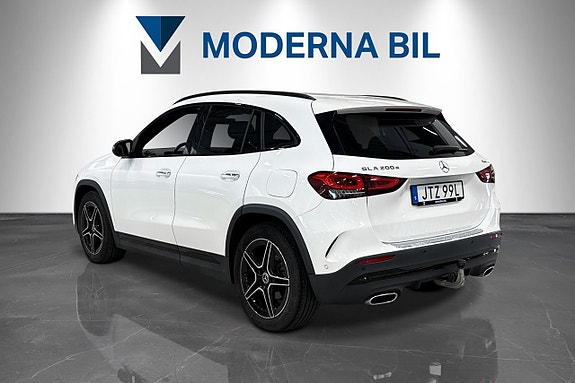 Mercedes-Benz GLA200 d 4 of 5
