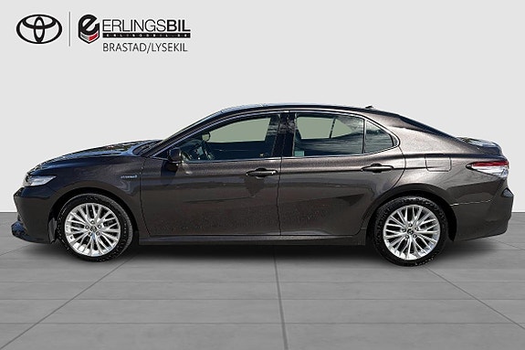 Toyota Camry 3 of 5
