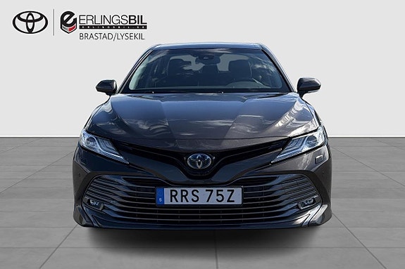 Toyota Camry 5 of 5