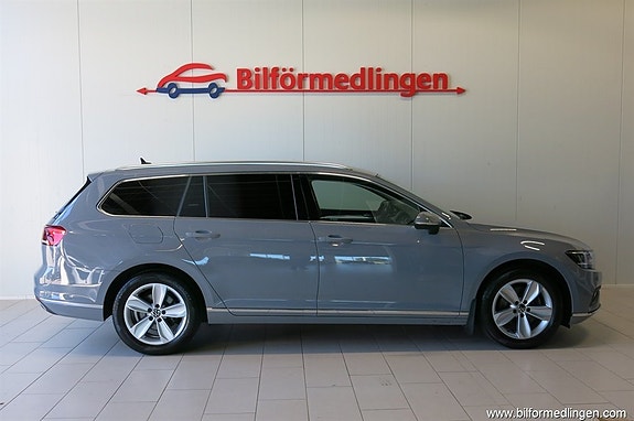 Volkswagen Passat 2 of 5