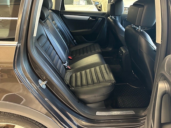 Volkswagen Passat Alltrack 18 of 21