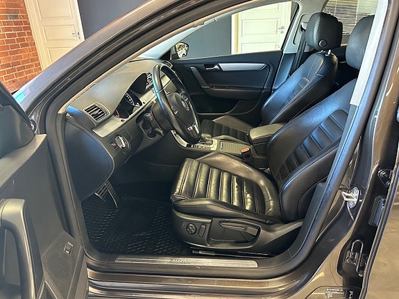 Volkswagen Passat Alltrack 16 of 21