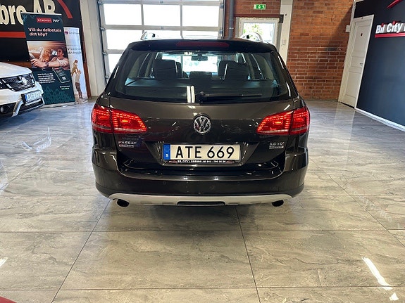 Volkswagen Passat Alltrack 14 of 21