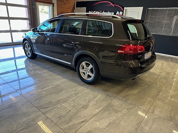 Volkswagen Passat Alltrack 4 of 5