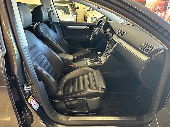 Volkswagen Passat Alltrack 17 of 21