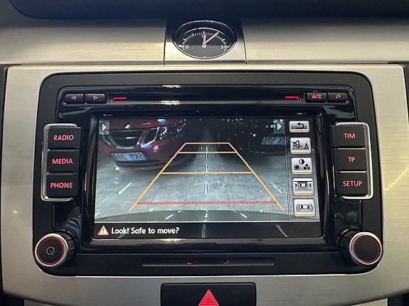 Volkswagen Passat Alltrack 7 of 21