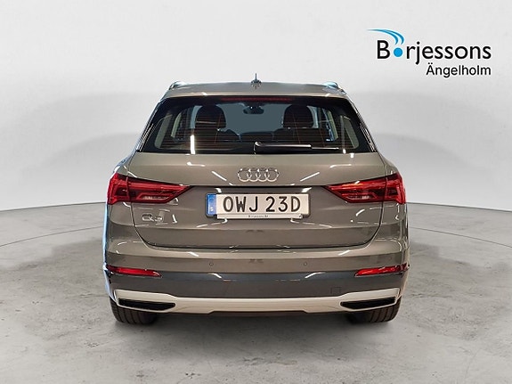 Audi Q3 4 of 5