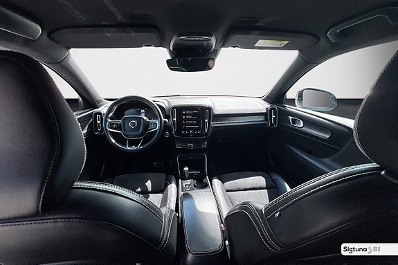 Volvo XC40 18 of 30
