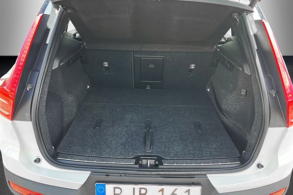Volvo XC40 11 of 30