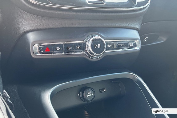 Volvo XC40 23 of 30