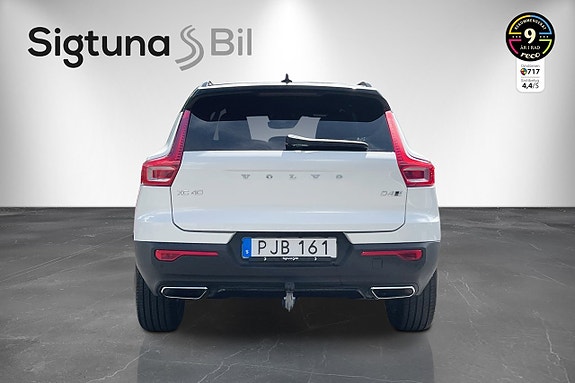 Volvo XC40 4 of 30