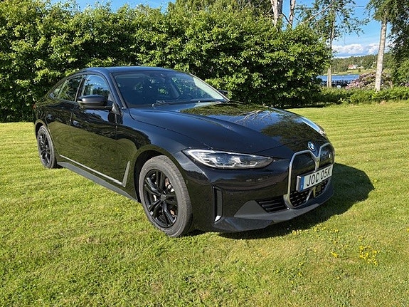 BMW i4 2 of 5