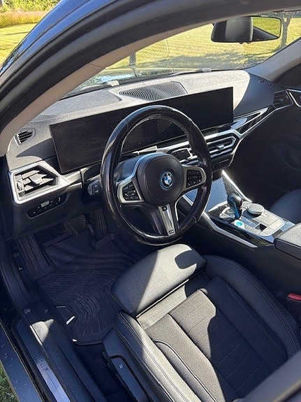 BMW i4 4 of 5