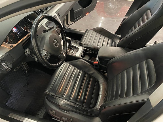 Volkswagen Passat Alltrack 13 of 23