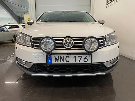 Volkswagen Passat Alltrack 9 of 23