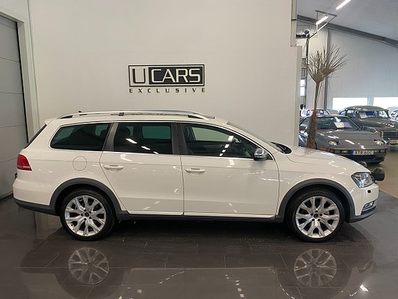 Volkswagen Passat Alltrack 2 of 5