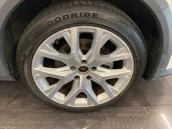 Volkswagen Passat Alltrack 12 of 23