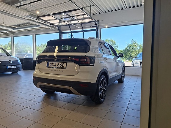 Volkswagen T-Cross 4 of 5