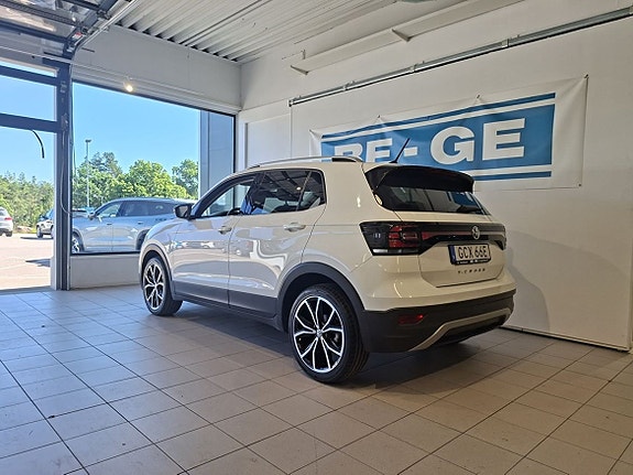 Volkswagen T-Cross 3 of 5
