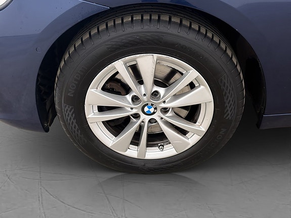 BMW 218i 25 of 28