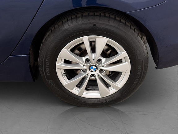 BMW 218i 26 of 28