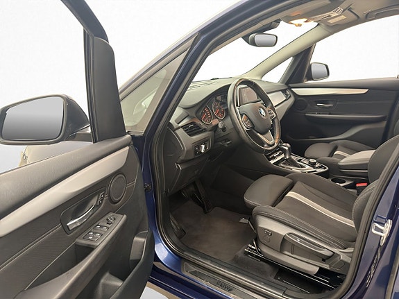BMW 218i 10 of 28