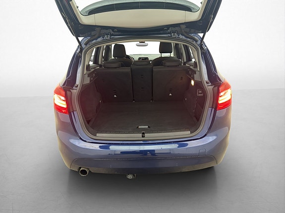 BMW 218i 24 of 28