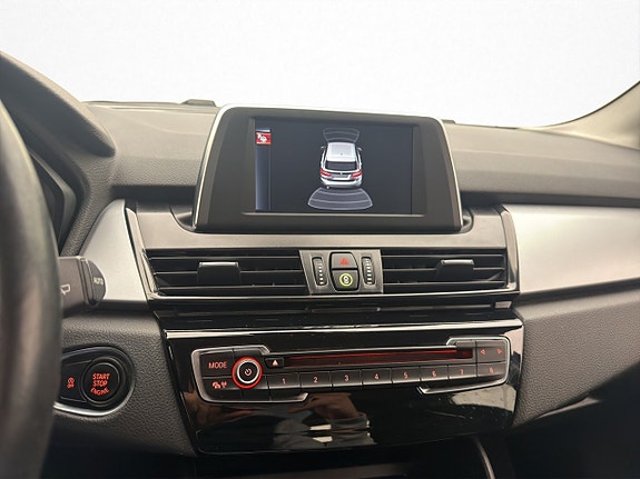 BMW 218i 17 of 28