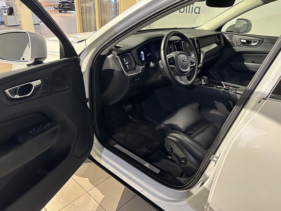 Volvo XC60 5 of 5