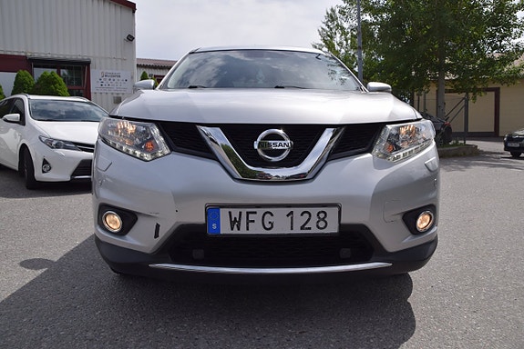 Nissan X-Trail 2 of 5
