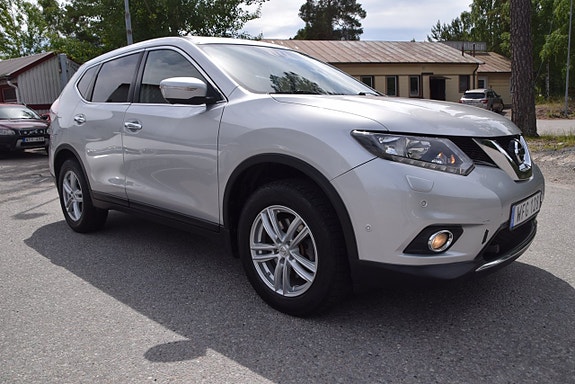 Nissan X-Trail 3 of 5
