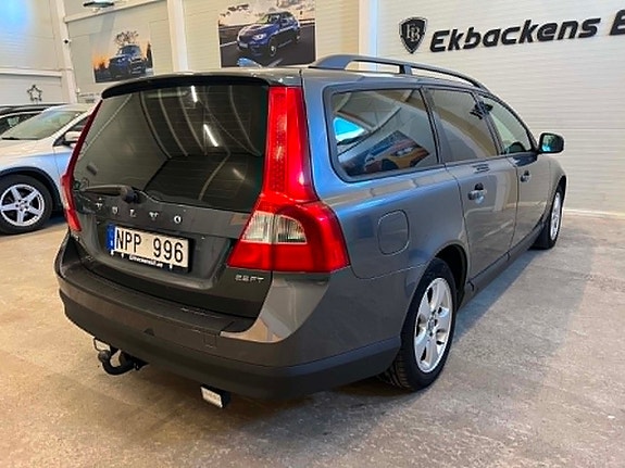 Volvo V70 4 of 5